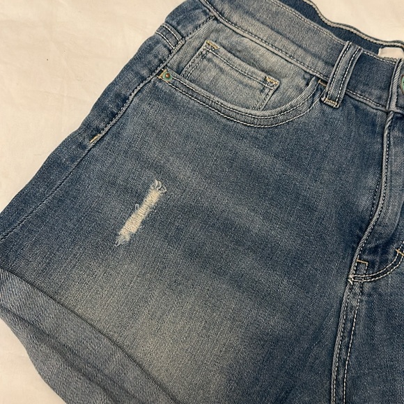 HIGH RISE DENIM SHORTS - Picture 2 of 6